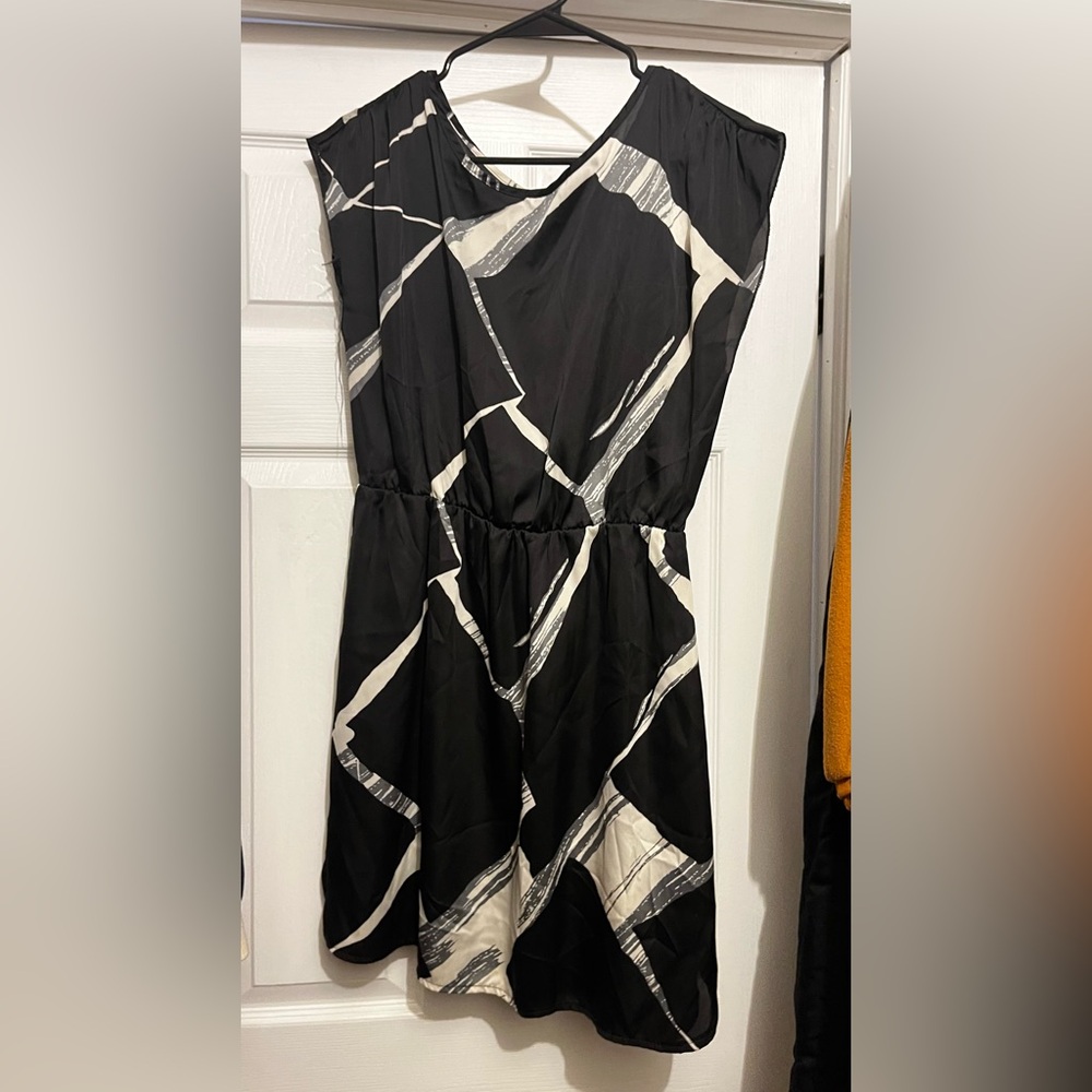 Chic Black and White Patterned Dress